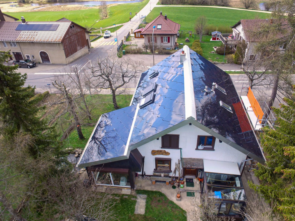 Transition énergétique soignée d'une maison en montagne en tenant compte d'un climat rigoureux, ce n'empêche nullement l'utilisation des énergies renouvelables